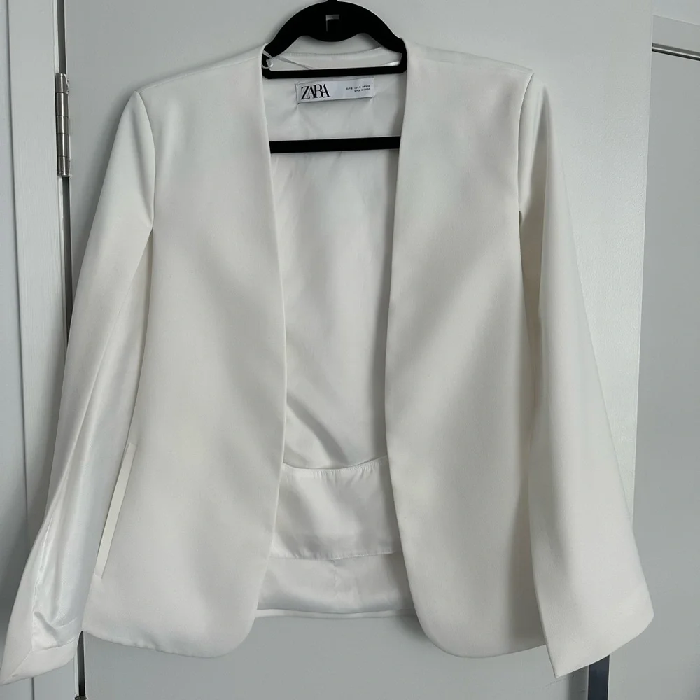 ZARA | White cape jacket - immaculate condition - Picture 1 of 6